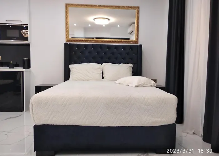 Despina\'S Palace Apt Downtown