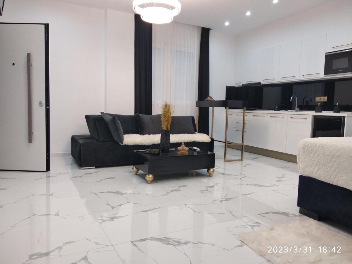 Despina's Palace Downtown Apartment *