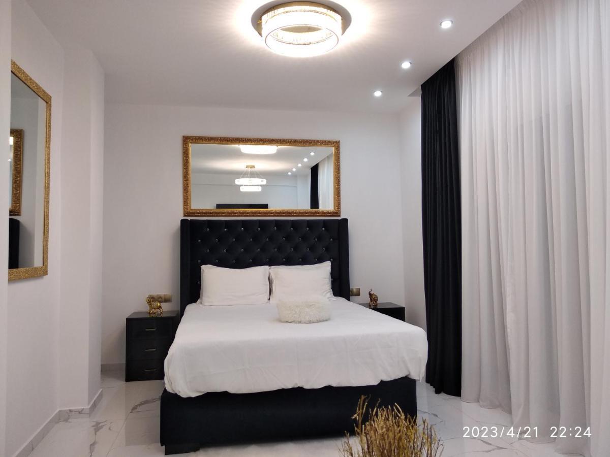 Despina's Palace Downtown Apartment *